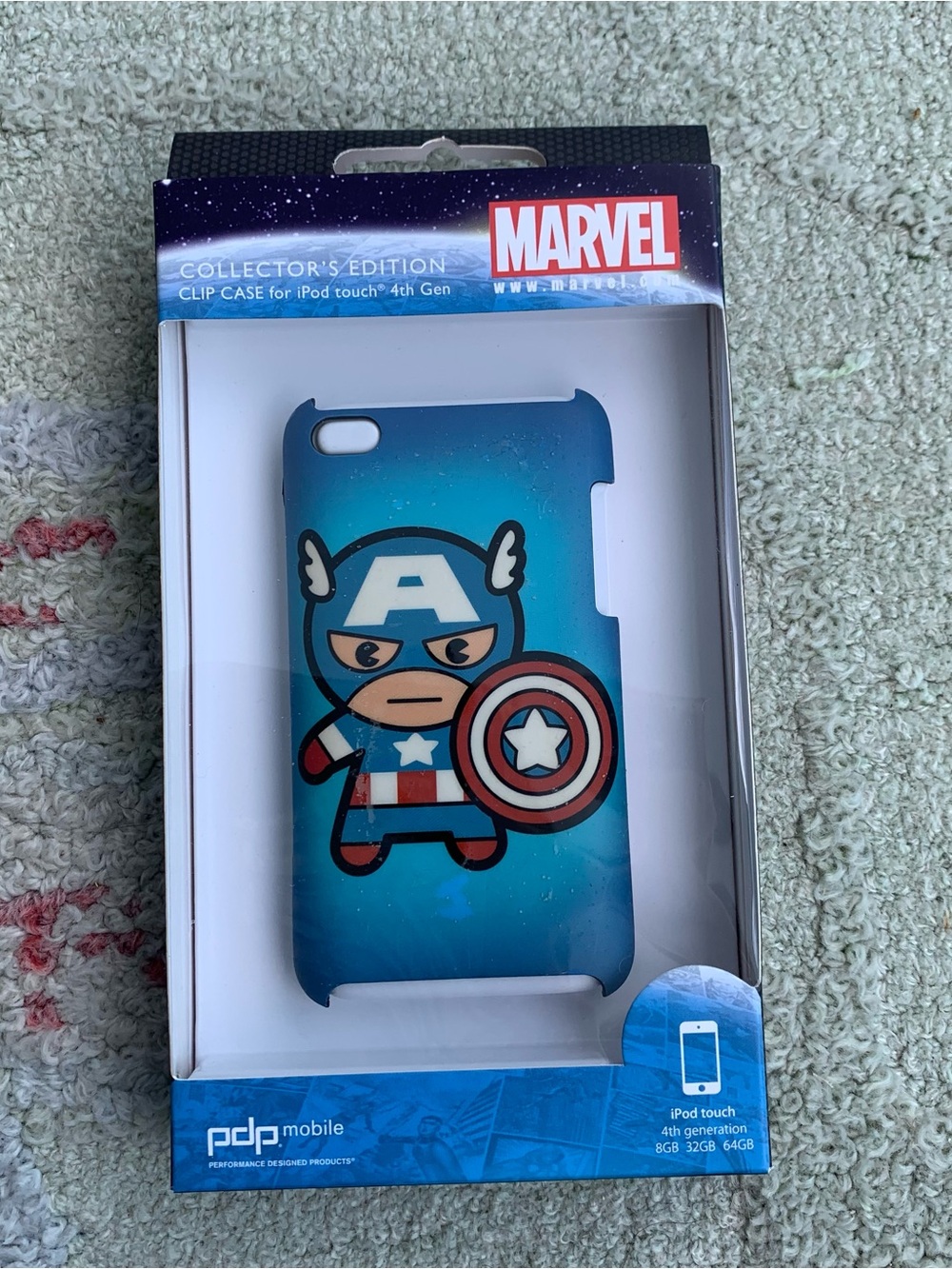 Mobile Marvel Collector's Edition Captain America Clip Case for iPod touch 4th G